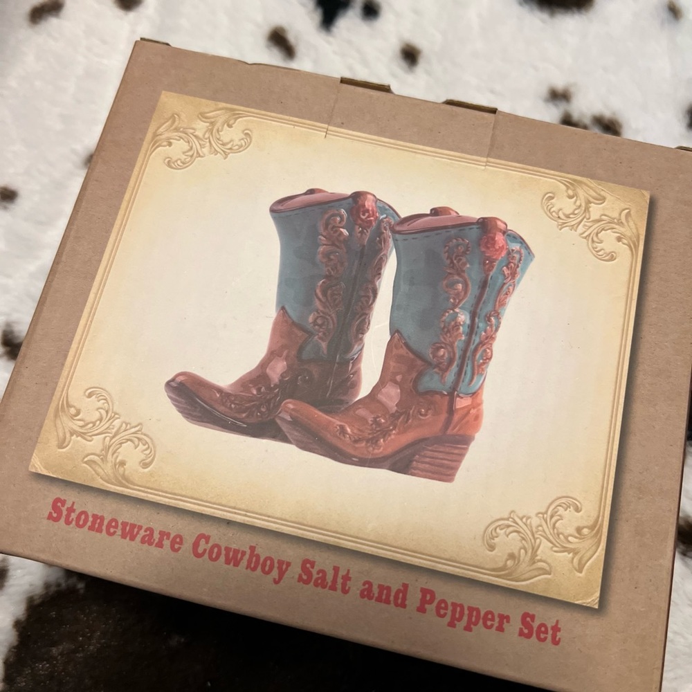 Reba branded salt and pepper shakers